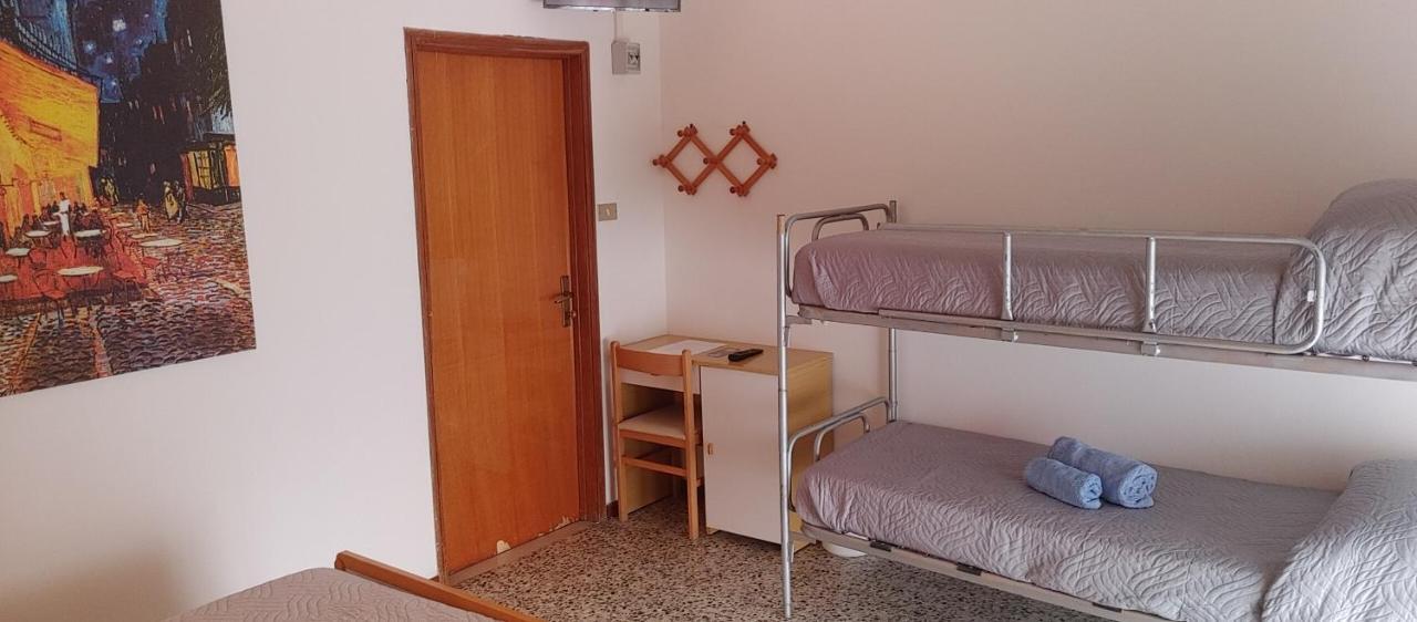 בלריה-איגאה מרינה Hotel Adriatico מראה חיצוני תמונה