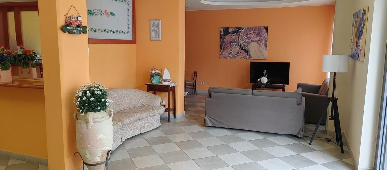בלריה-איגאה מרינה Hotel Adriatico מראה חיצוני תמונה