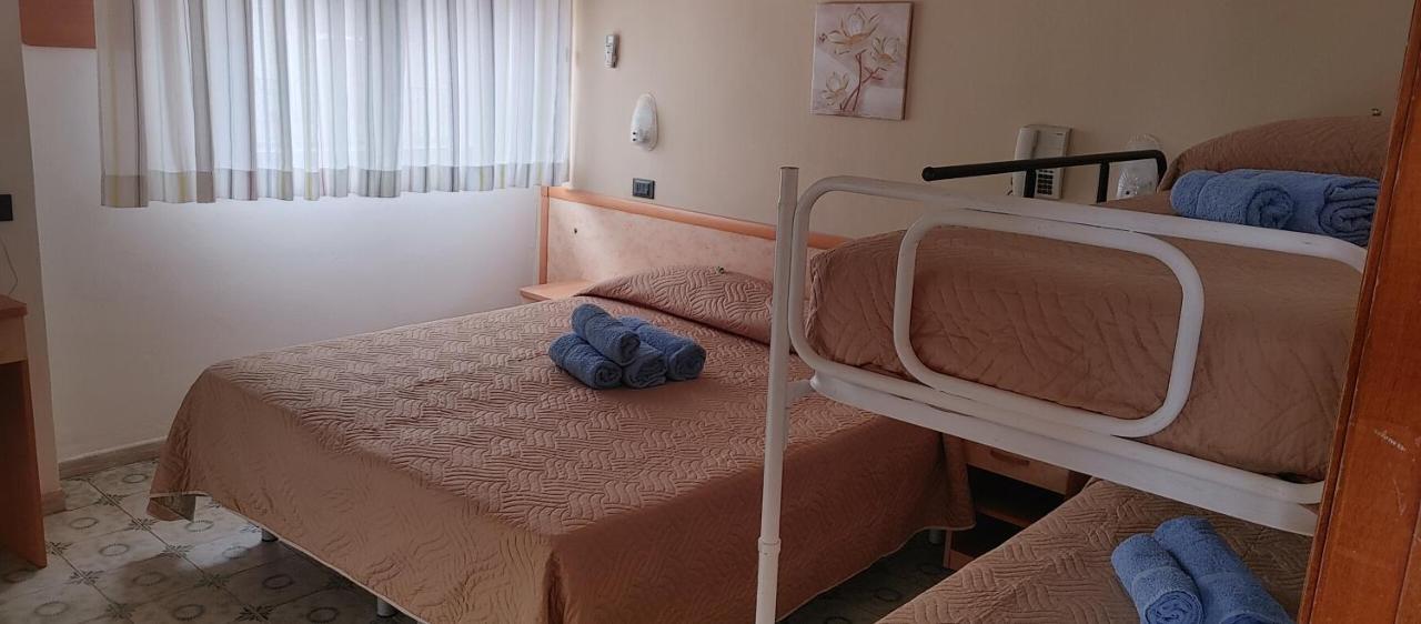 בלריה-איגאה מרינה Hotel Adriatico מראה חיצוני תמונה