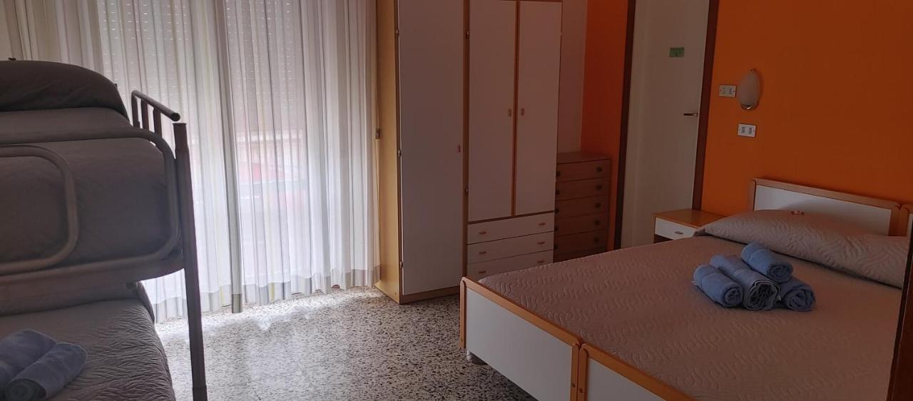 בלריה-איגאה מרינה Hotel Adriatico מראה חיצוני תמונה