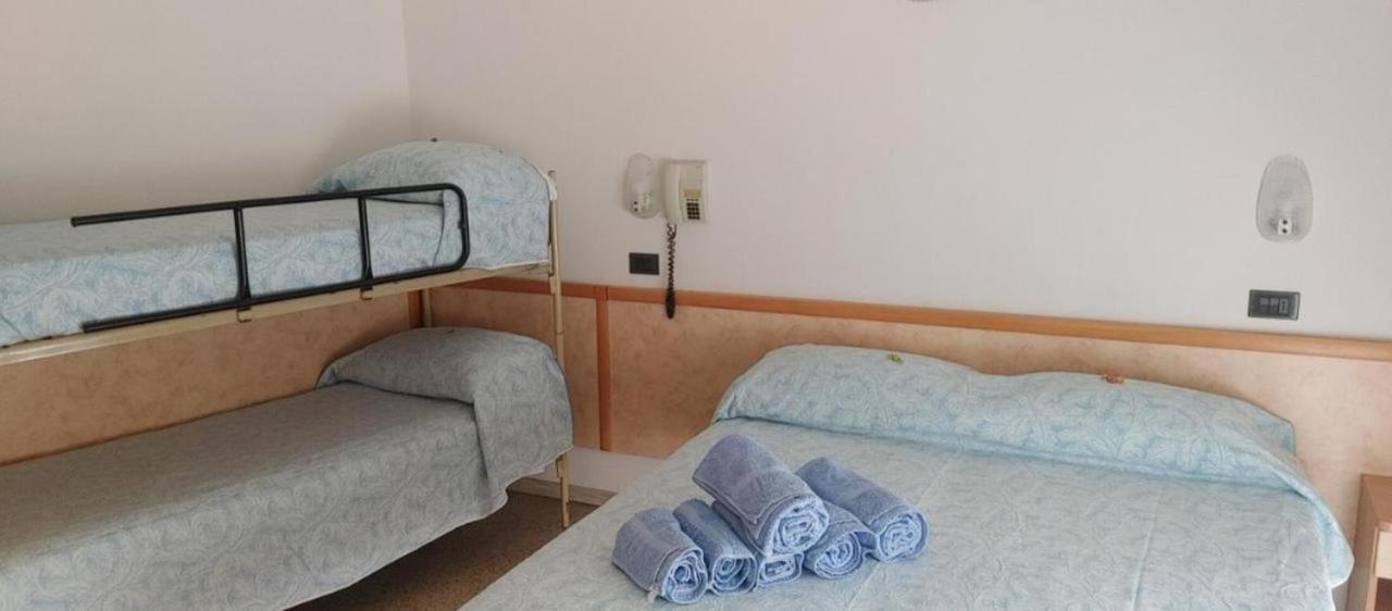 בלריה-איגאה מרינה Hotel Adriatico מראה חיצוני תמונה
